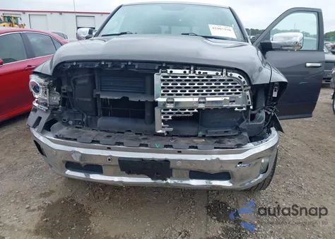 2017 Ram 1500 Laramie 4X4 5'7 Box z USA, uszkodzony, nr VIN 1C6RR7NT6HS800740